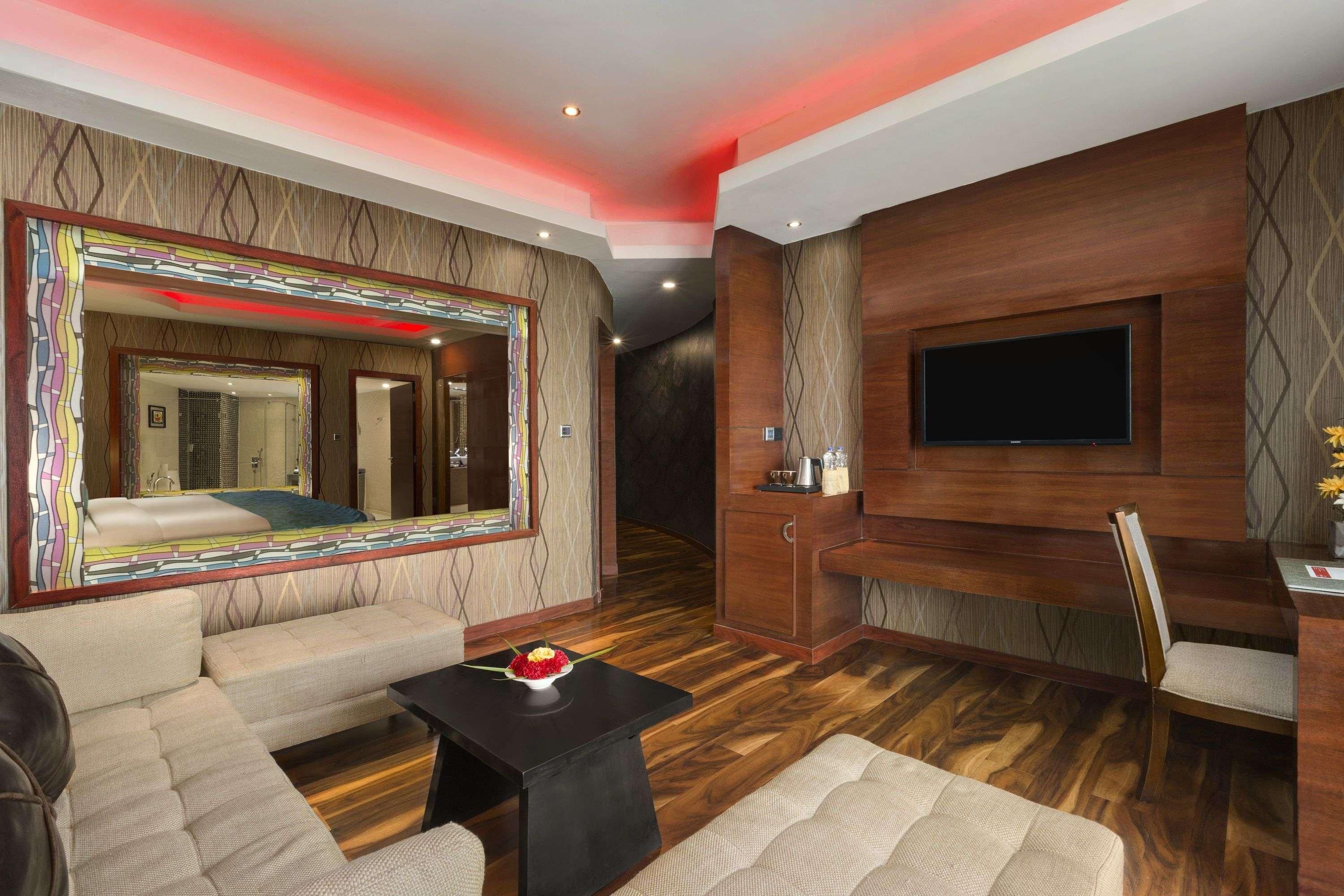 Ramada By Wyndham Alleppey Alappuzha Eksteriør billede