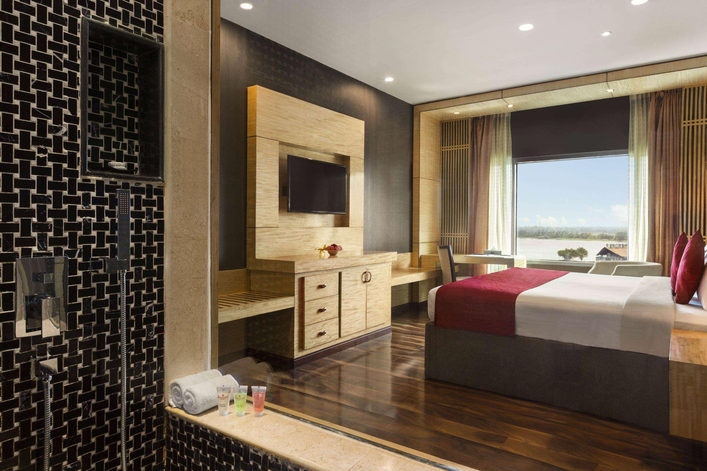 Ramada By Wyndham Alleppey Alappuzha Eksteriør billede