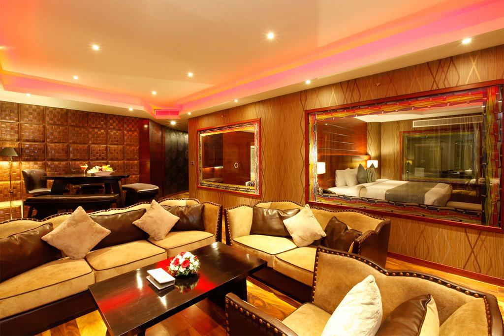 Ramada By Wyndham Alleppey Alappuzha Eksteriør billede