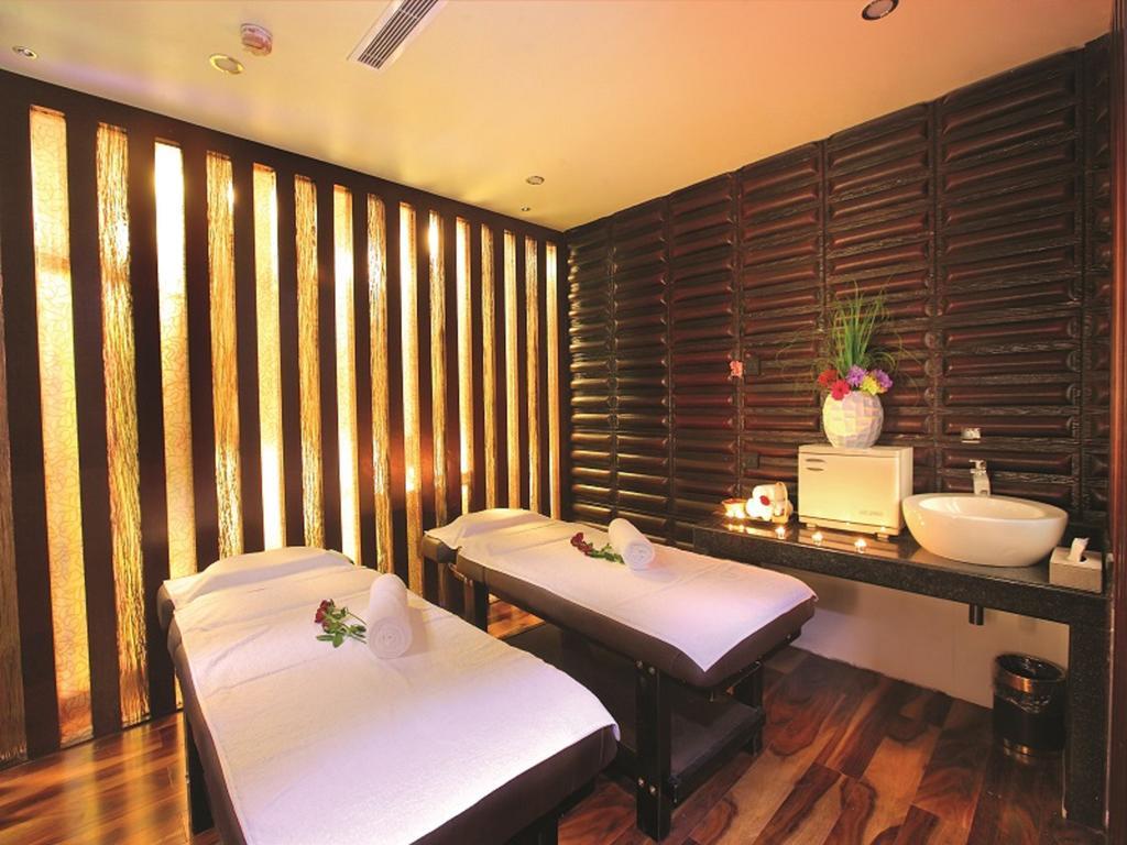 Ramada By Wyndham Alleppey Alappuzha Eksteriør billede