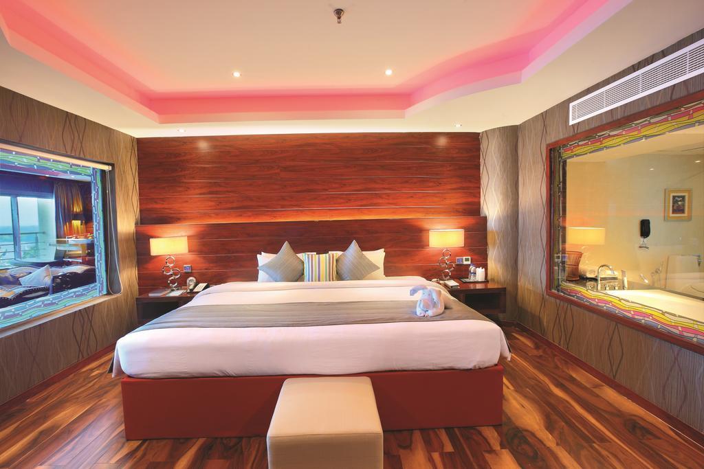 Ramada By Wyndham Alleppey Alappuzha Eksteriør billede