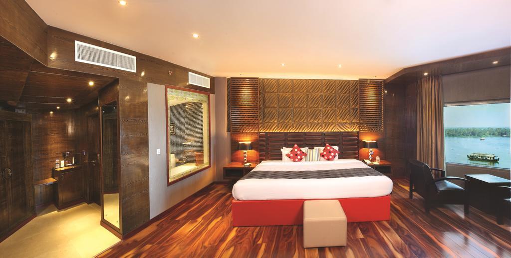 Ramada By Wyndham Alleppey Alappuzha Eksteriør billede