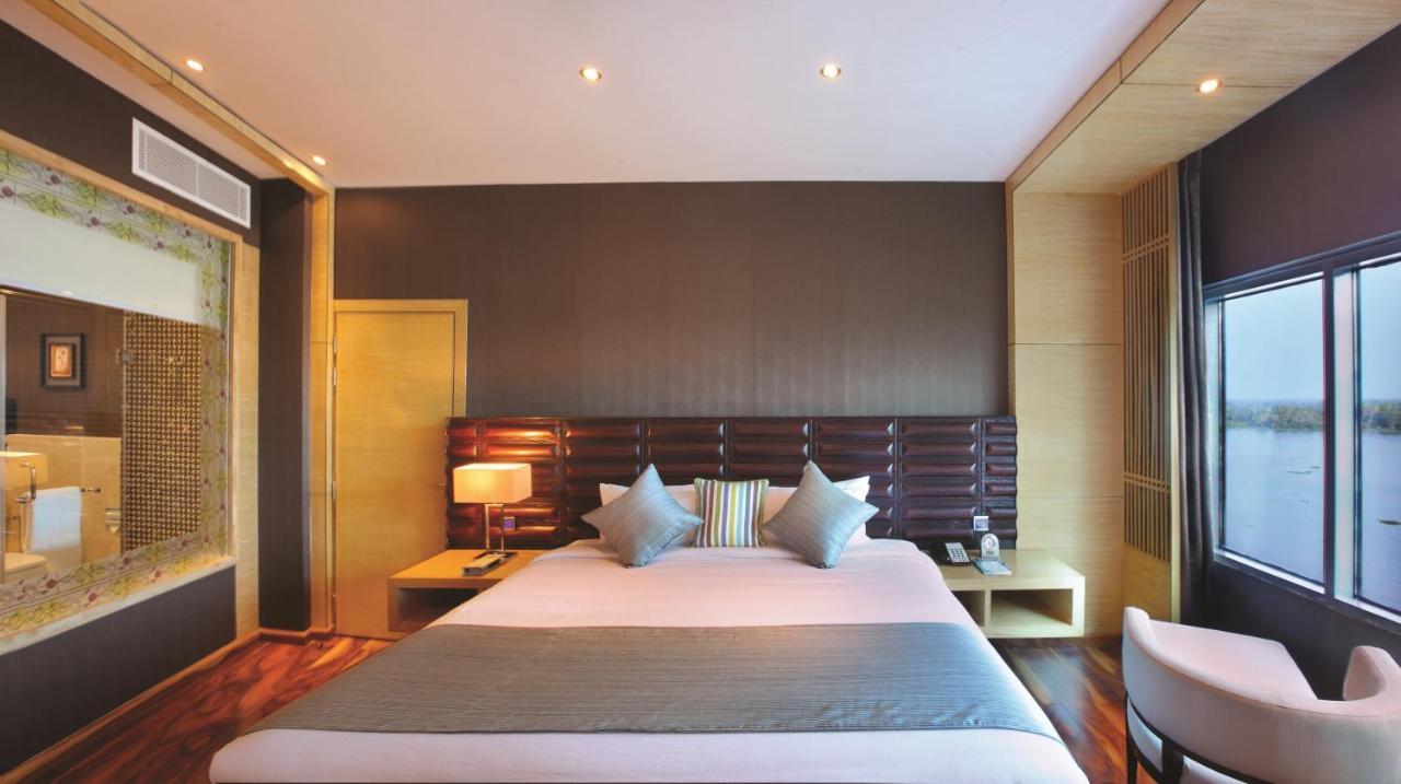 Ramada By Wyndham Alleppey Alappuzha Eksteriør billede